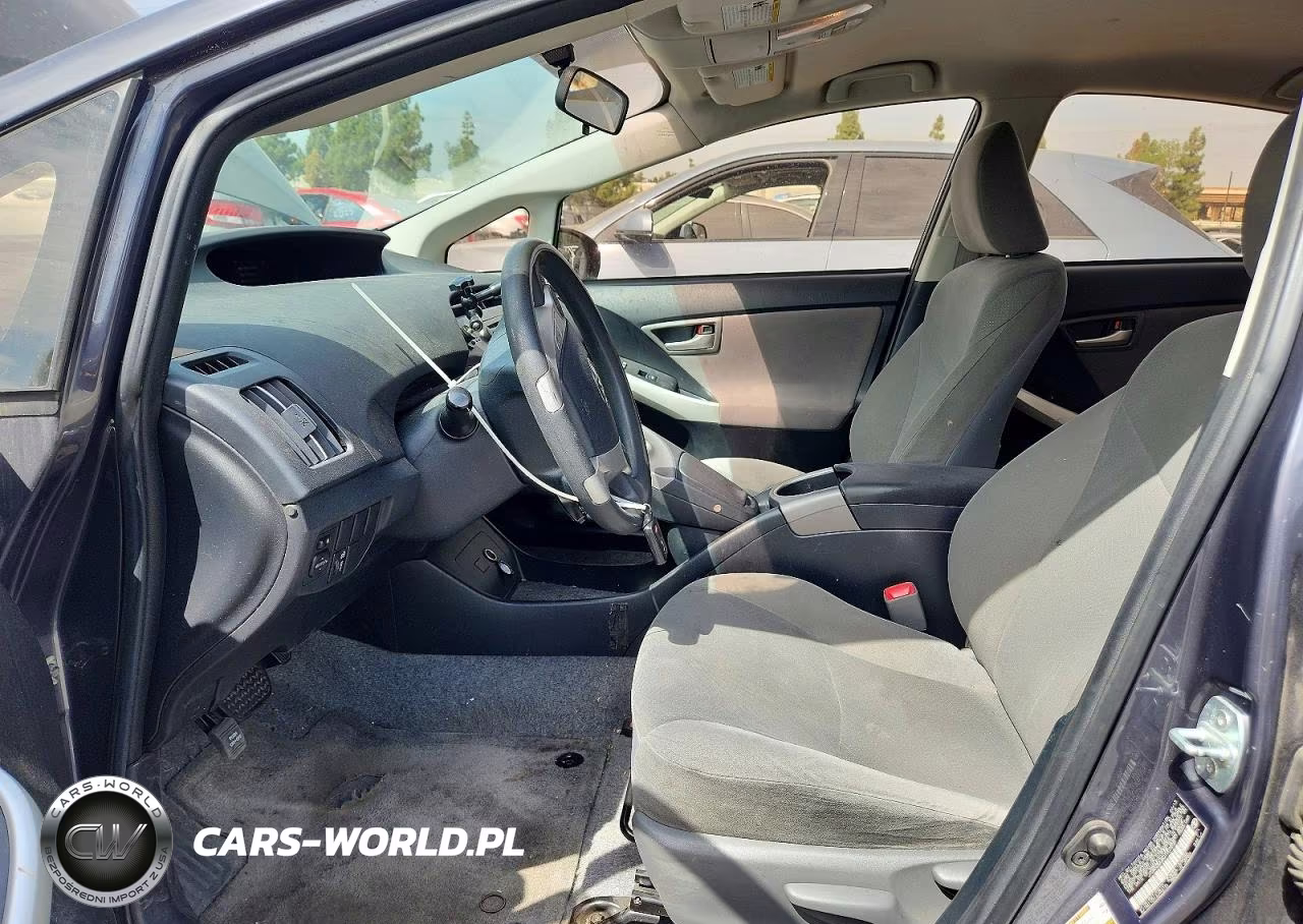 2013 Toyota Prius Two VIN:JTDKN3DU5D1707202 - 7