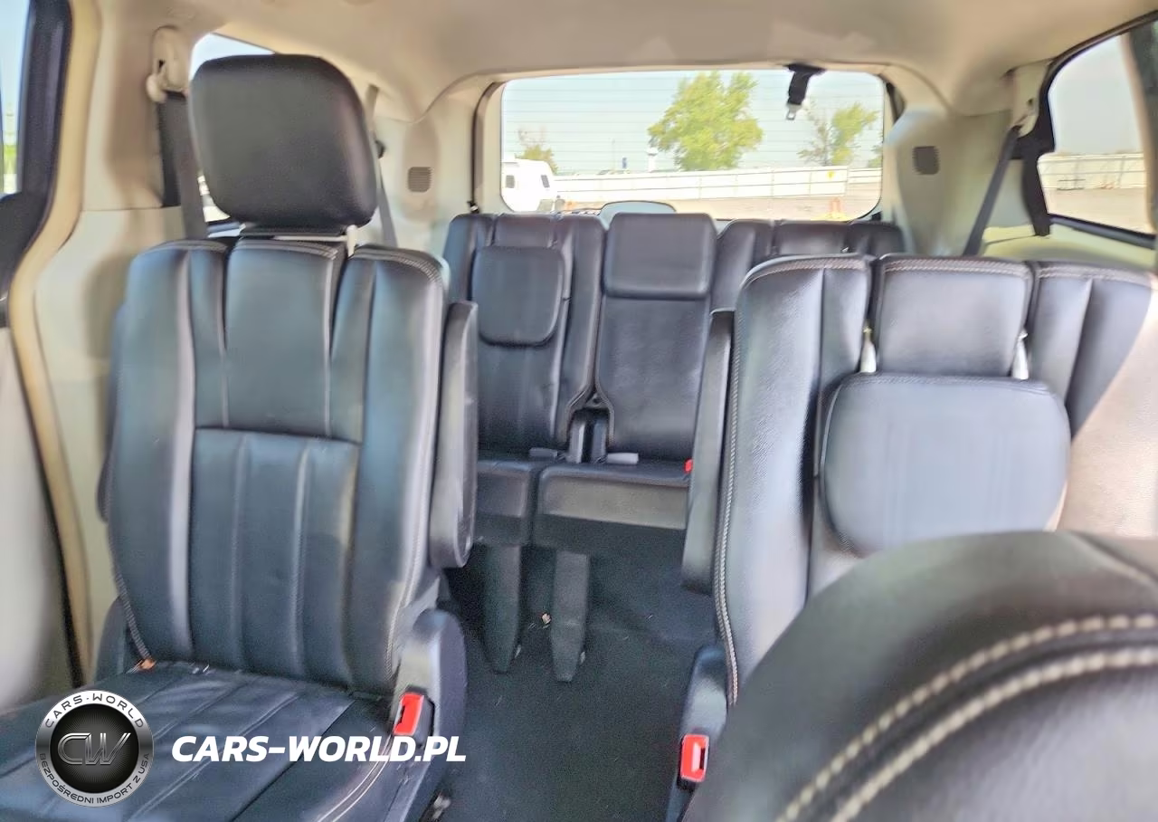 2014 Chrysler Town & Country Touring VIN:2C4RC1BG3ER131306 - 10
