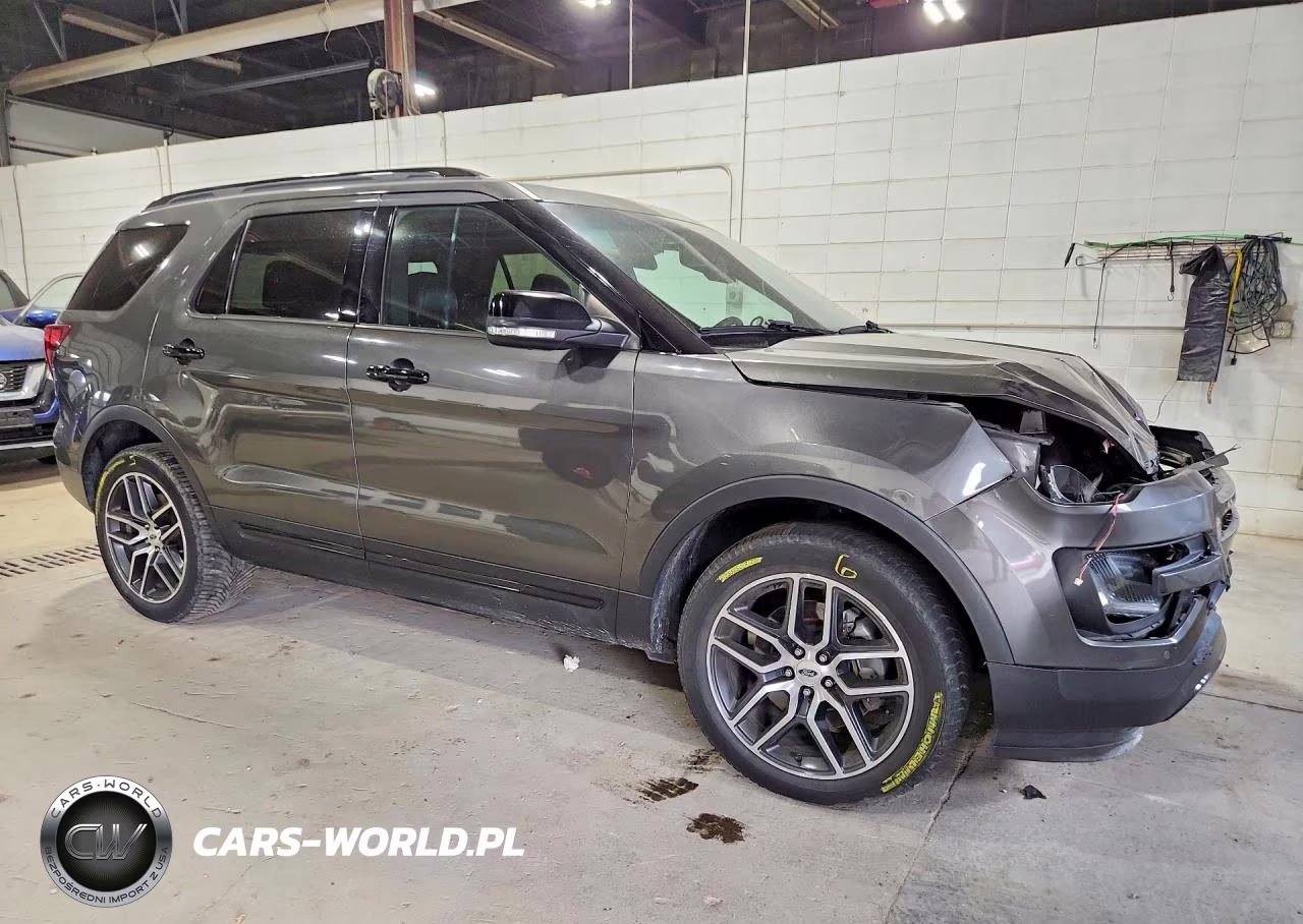 2016 Ford Explorer Sport VIN:1FM5K8GTXGGA35043 - 4