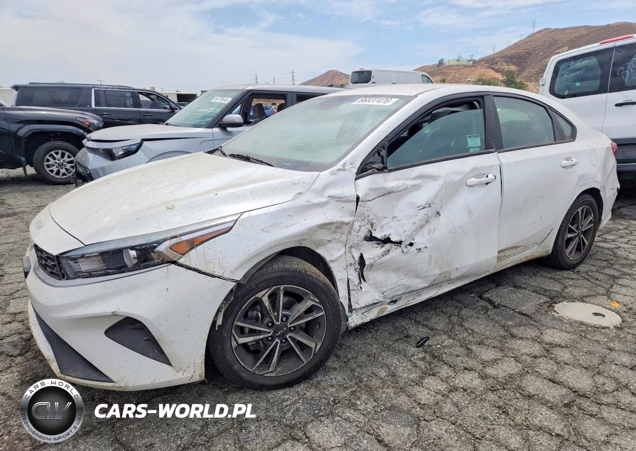 2023 Kia Forte Lxs – zdjęcie 1 z 12