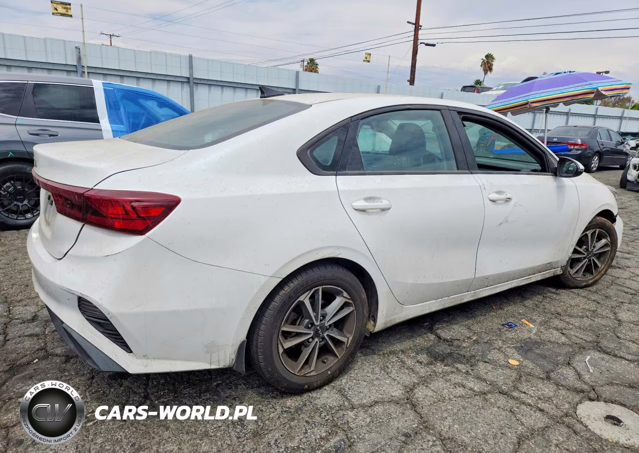 2023 Kia Forte Lxs VIN:3KPF24AD6PE616980 - 3
