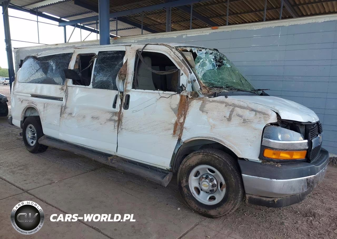2025 Chevrolet Express G3500 Lt VIN:1GAZGPFP3S1256459 - 4