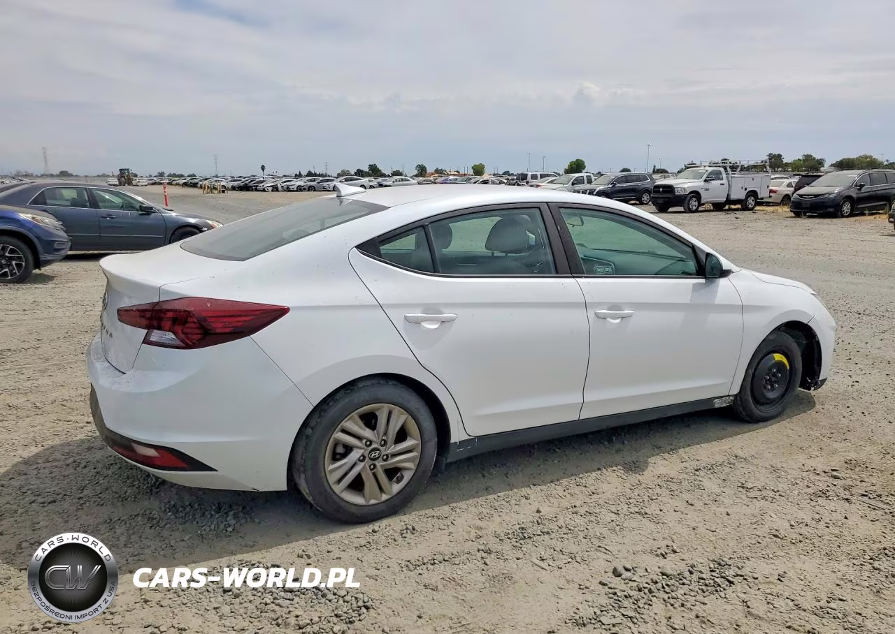 2019 Hyundai Elantra Sel VIN:5NPD84LF1KH480735 - 3