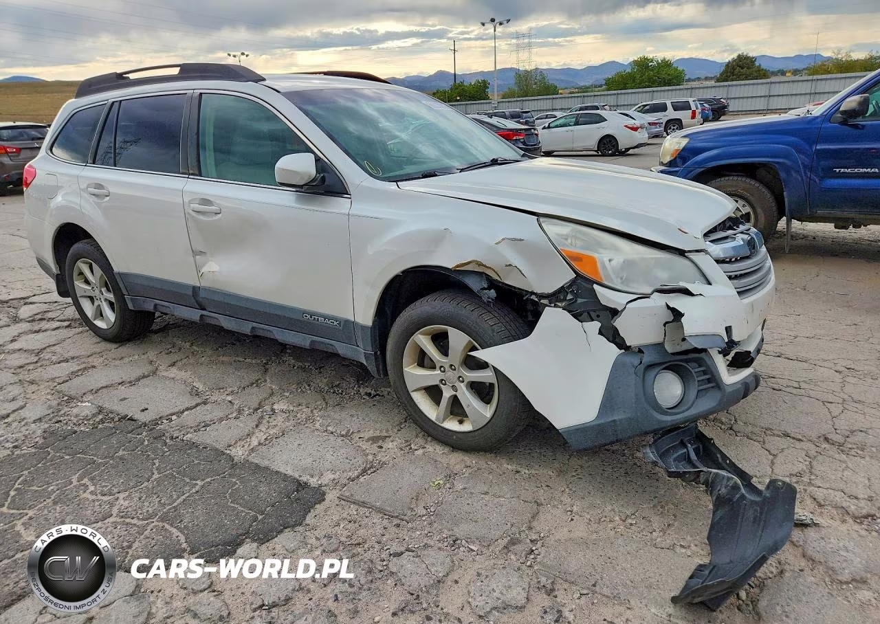 2014 Subaru Outback 2.5I Premium VIN:4S4BRCCC4E3272199 - 4