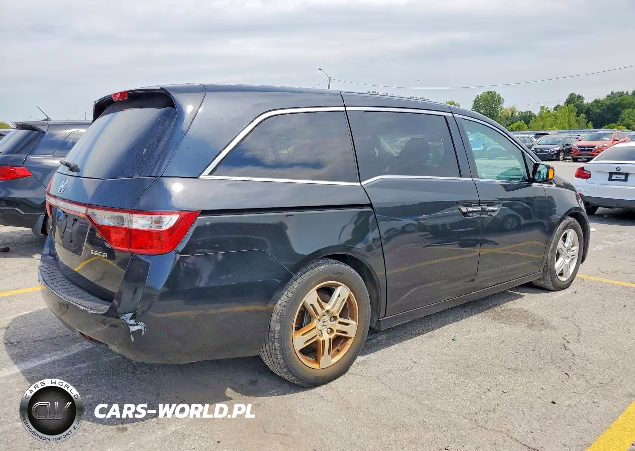 2012 Honda Odyssey Touring VIN:5FNRL5H98CB132086 - 3