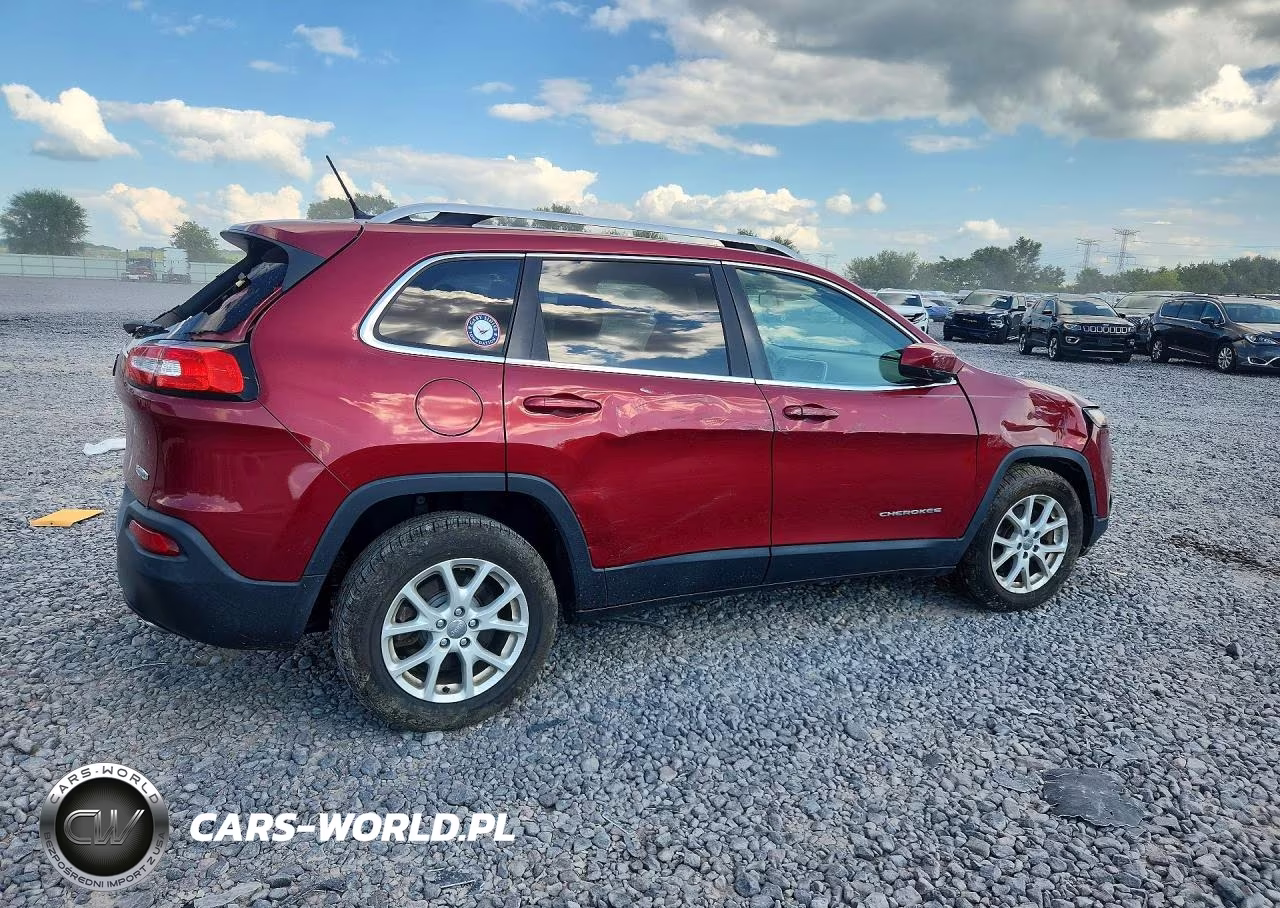 2014 Jeep Cherokee Latitude VIN:1C4PJLCS0EW167263 - 3