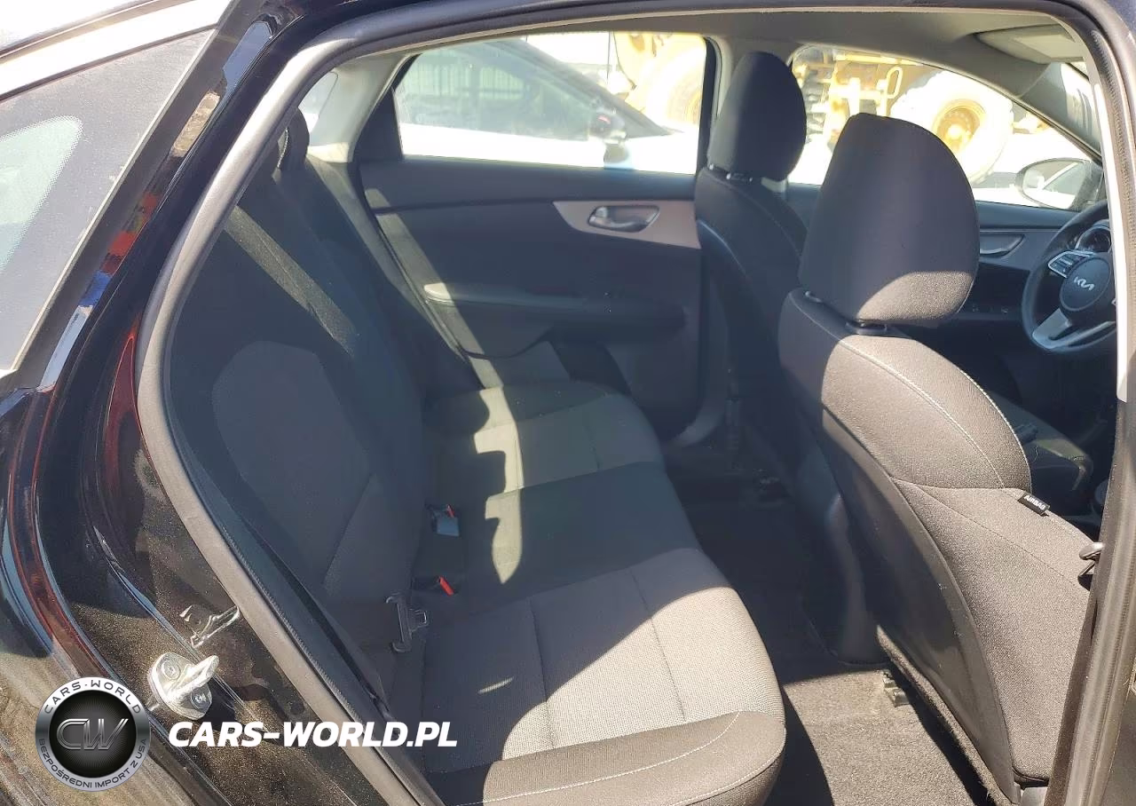 2024 Kia Forte Lxs VIN:3KPF24AD6RE759219 - 10