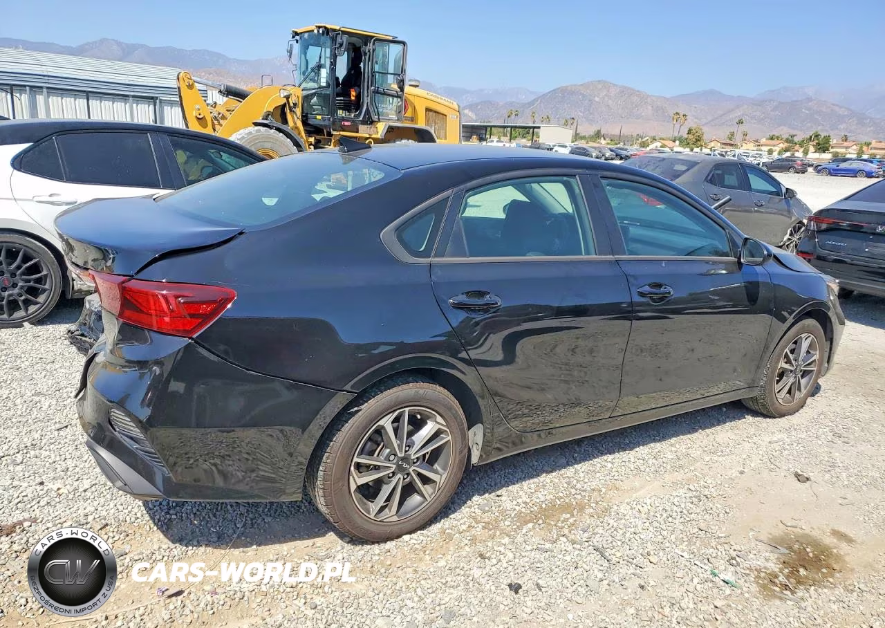 2024 Kia Forte Lxs VIN:3KPF24AD6RE759219 - 3