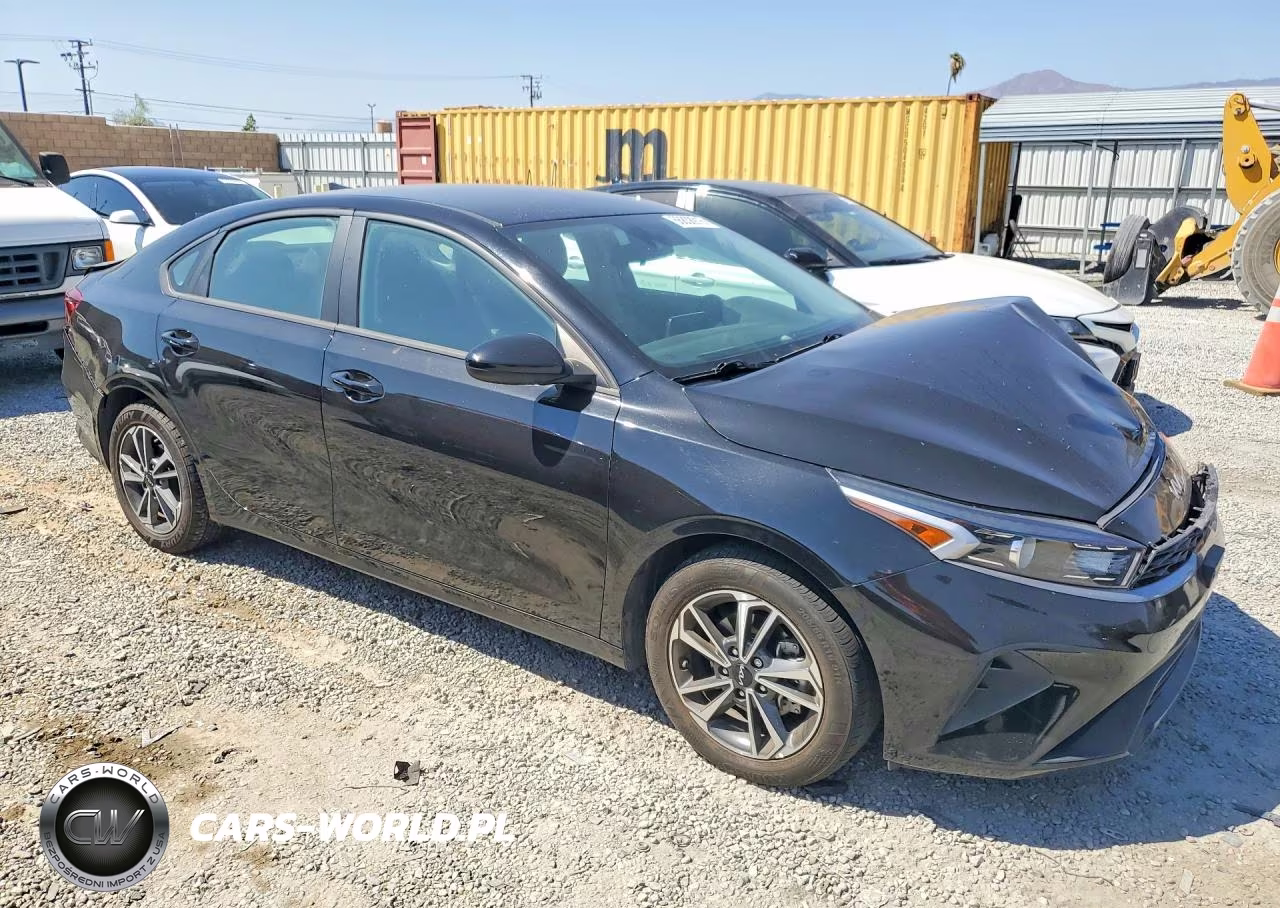 2024 Kia Forte Lxs VIN:3KPF24AD6RE759219 - 4