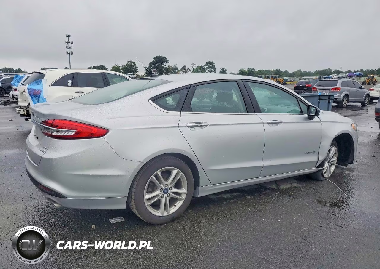 2018 Ford Fusion Se Hybrid VIN:3FA6P0LU8JR170196 - 3