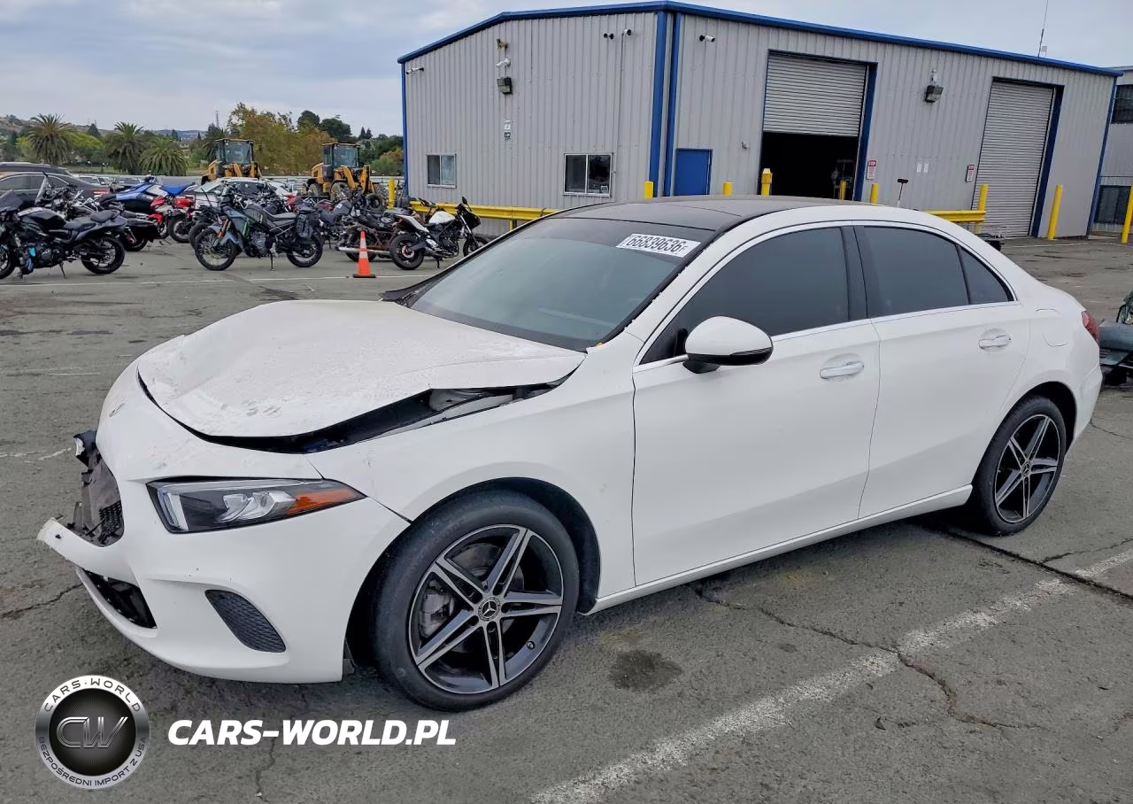2021 Mercedes-Benz A 220