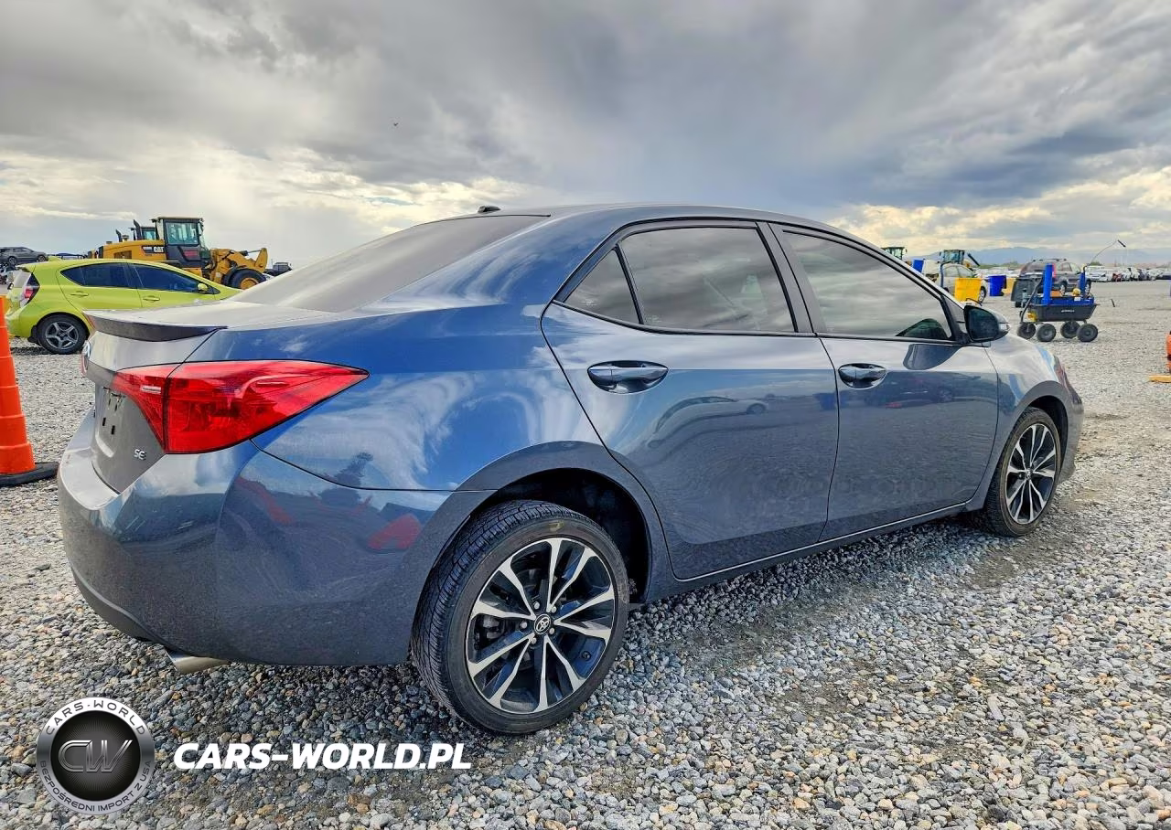 2018 Toyota Corolla Se VIN:2T1BURHE3JC008733 - 3