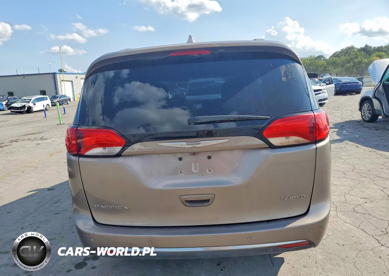 2017 Chrysler Pacifica Limited VIN:2C4RC1GG7HR770608 - 6