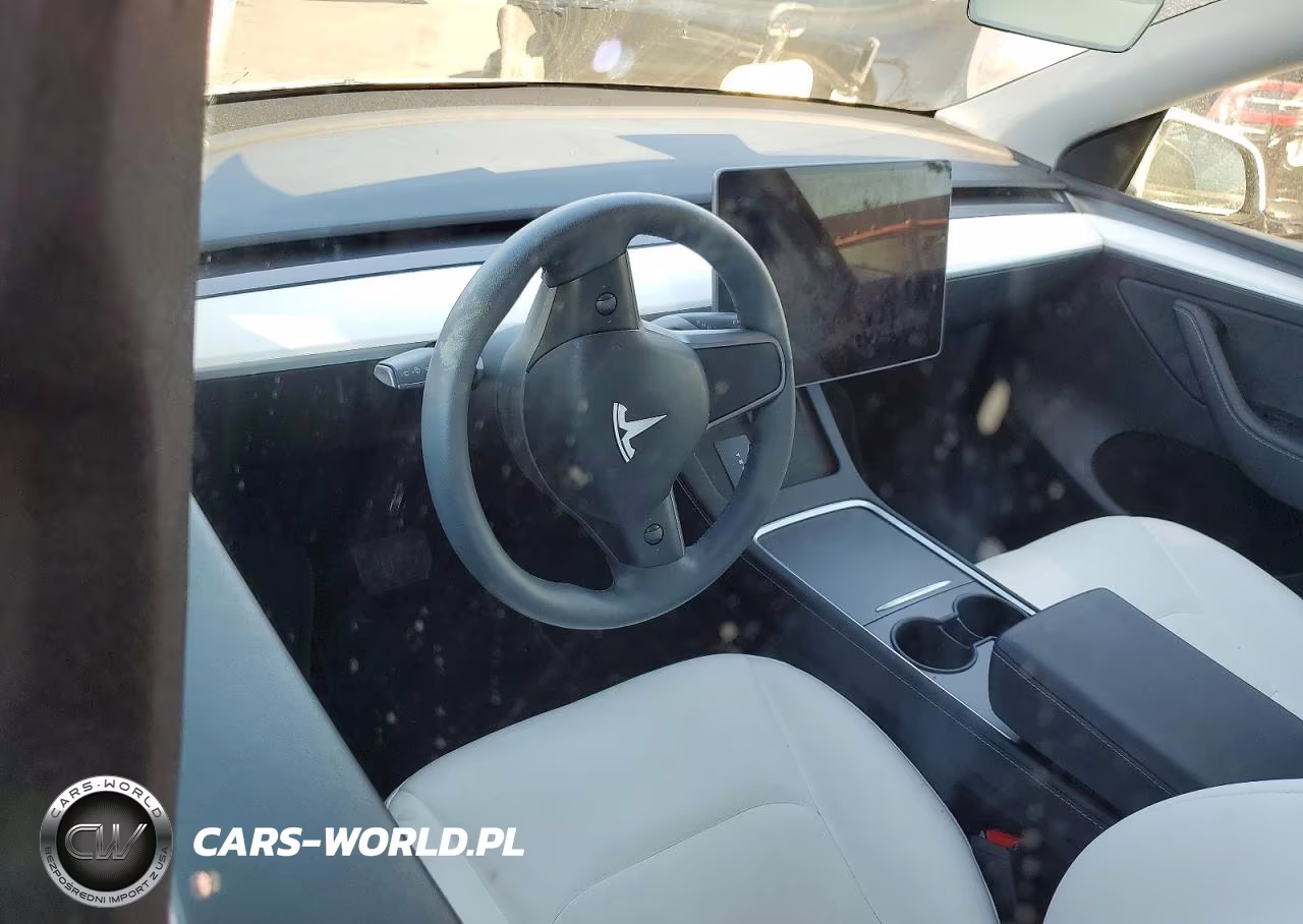 2024 Tesla Model Y VIN:7SAYGDED0RF033308 - 8