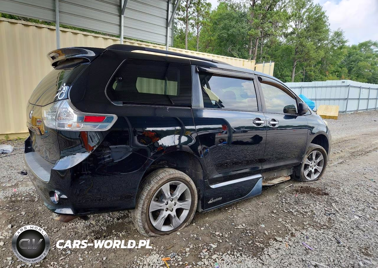 2013 Toyota Sienna Sport VIN:5TDXK3DC1DS310465 - 3