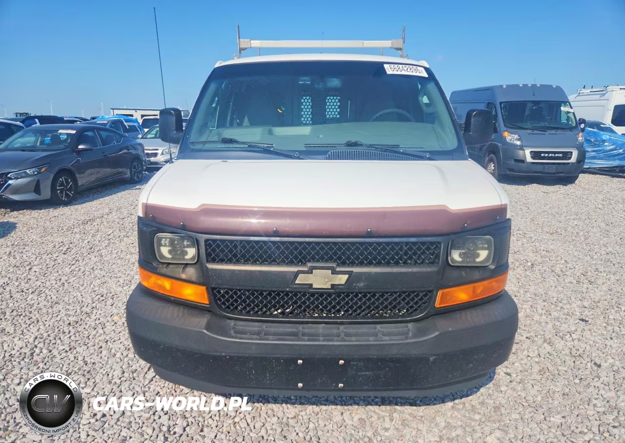 2017 Chevrolet Express G3500 VIN:1GCZGGFG6H1103218 - 5