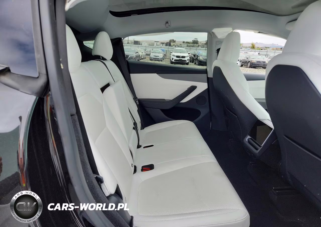 2026 Tesla Model Y VIN:7SAYGDED7TF381775 - 10