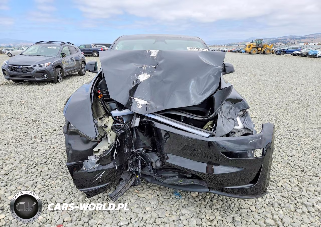 2026 Tesla Model Y VIN:7SAYGDED7TF381775 - 5