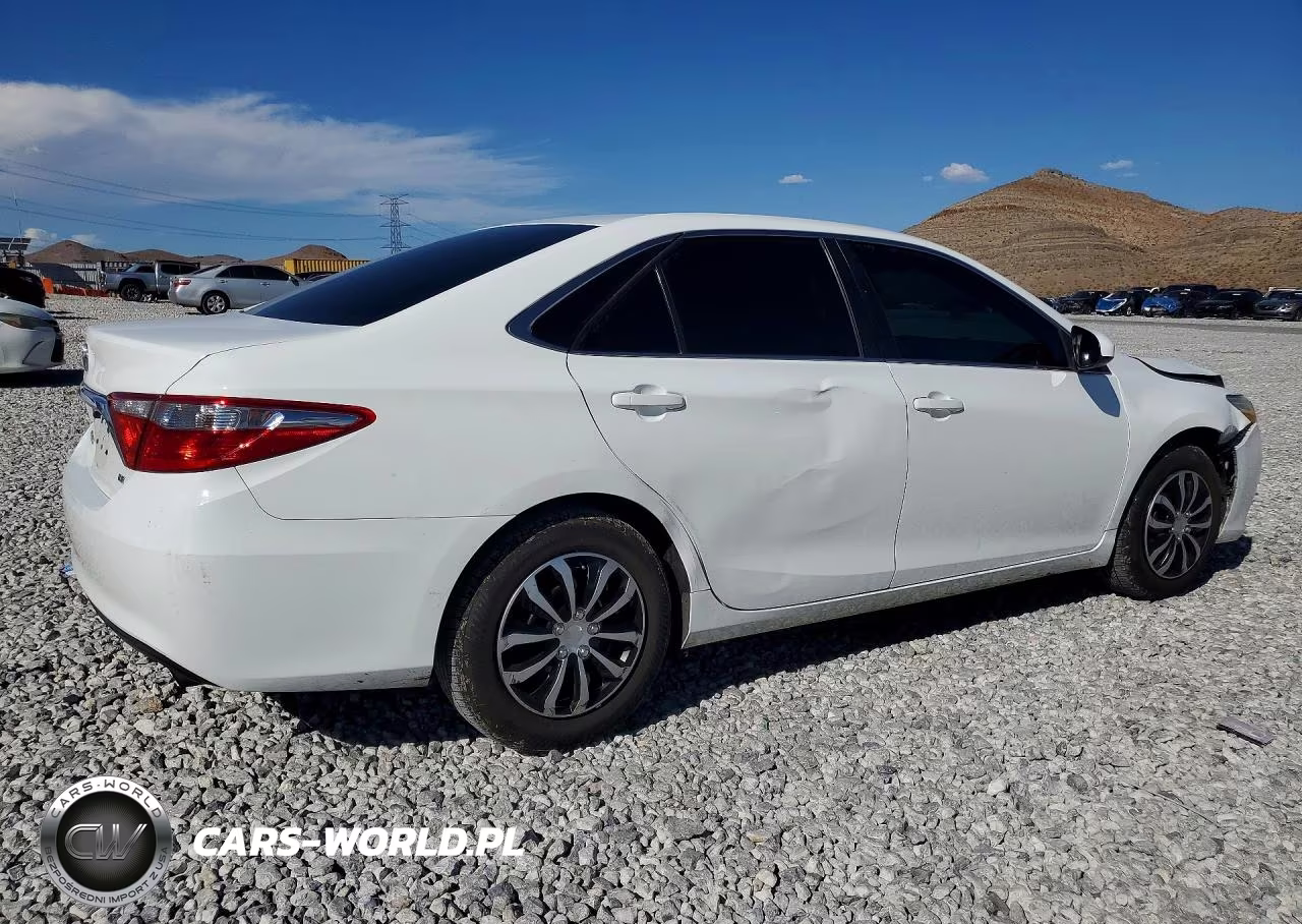 2016 Toyota Camry Le VIN:4T4BF1FK8GR562674 - 3