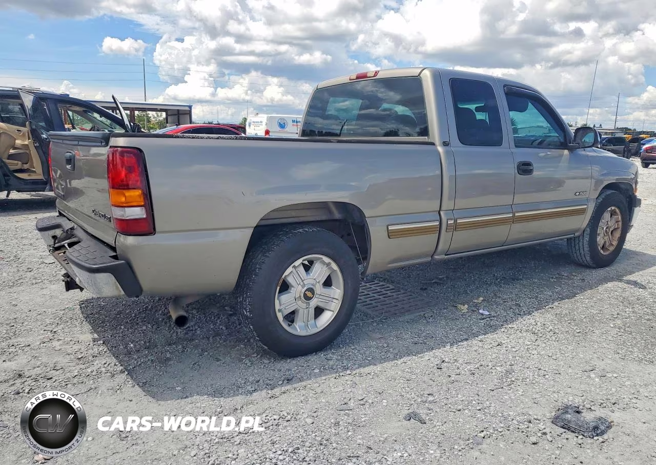 2002 Chevrolet Silverado C1500 VIN:2GCEC19T921242745 - 3