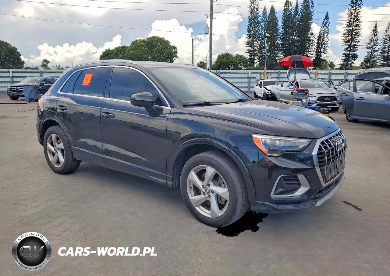 2019 Audi Q3 Premium VIN:WA1AECF33K1077137 - 4