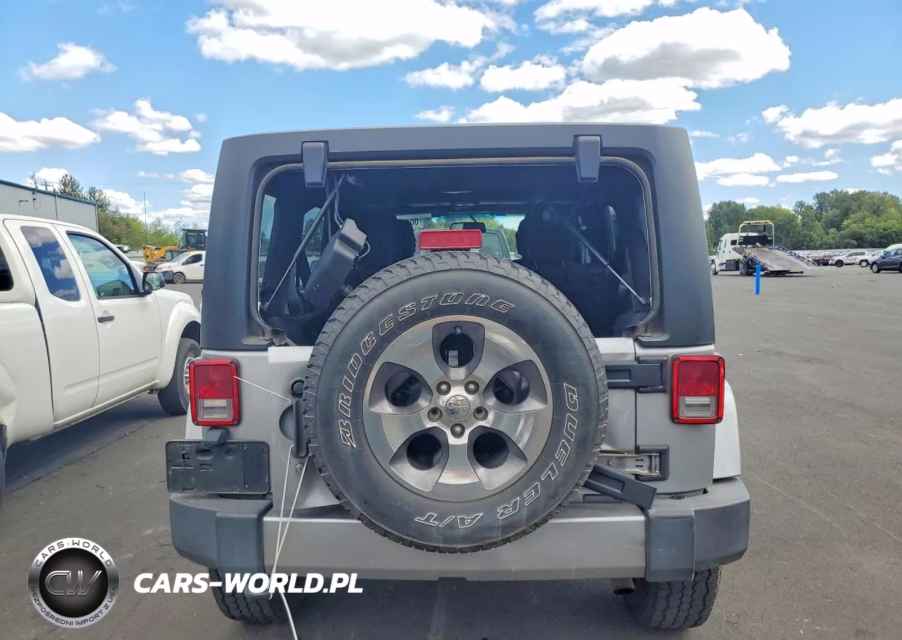 2018 Jeep Wrangler Unlimited Sahara VIN:1C4HJWEG4JL925115 - 6