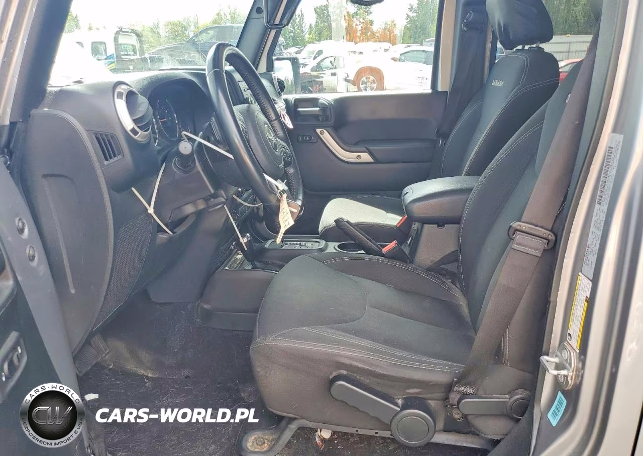 2018 Jeep Wrangler Unlimited Sahara VIN:1C4HJWEG4JL925115 - 7