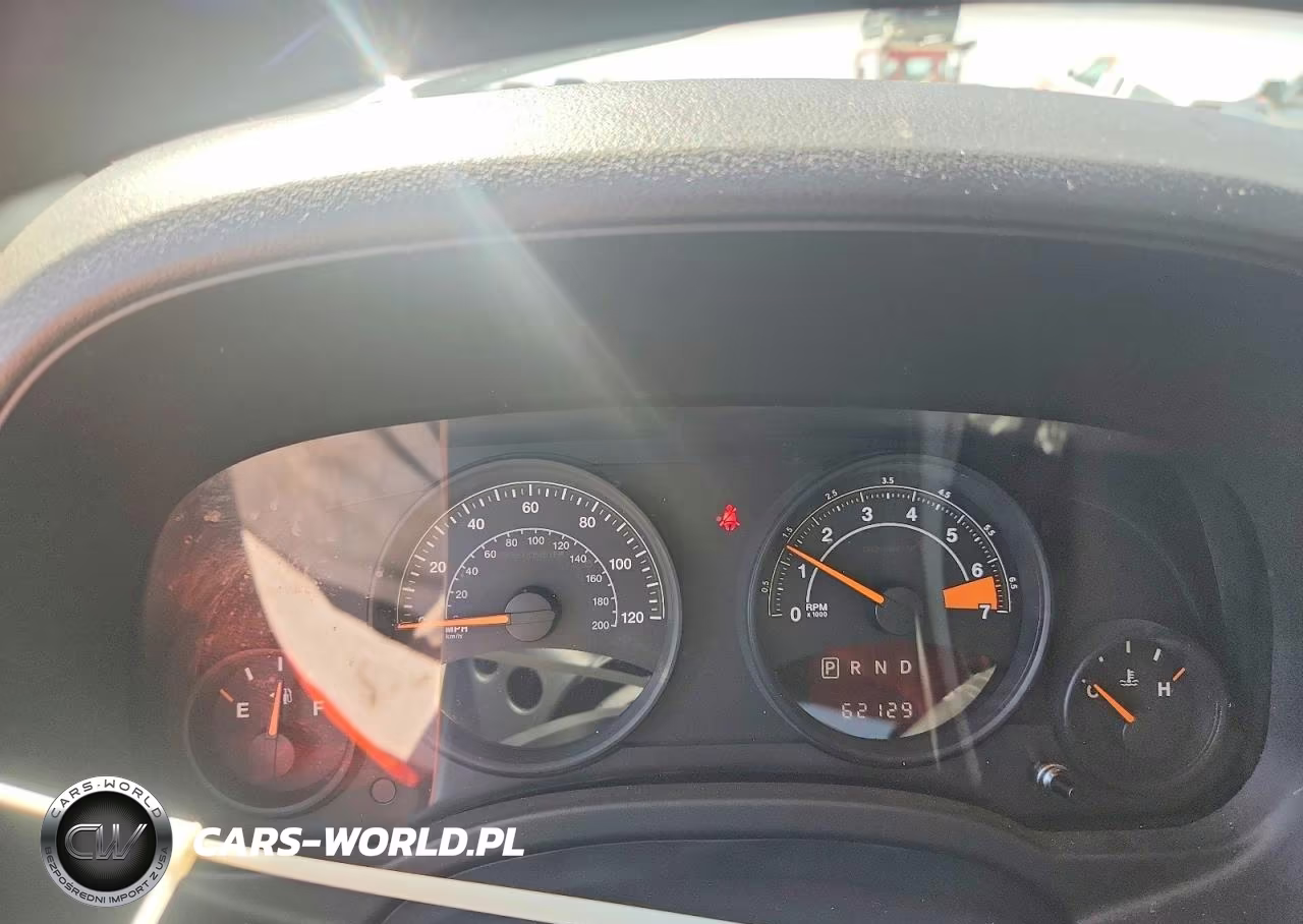 2015 Jeep Compass Sport VIN:1C4NJCBA5FD313606 - 9
