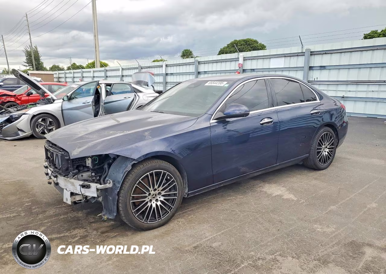 2023 Mercedes-Benz C 300 4Matic – zdjęcie 1 z 13