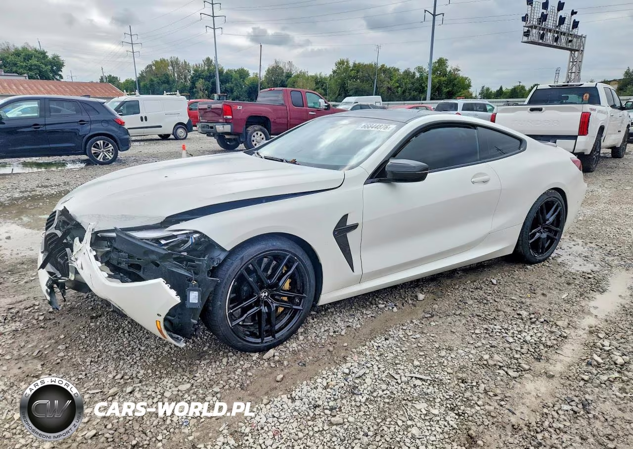 2020 BMW M8 – zdjęcie 1 z 12
