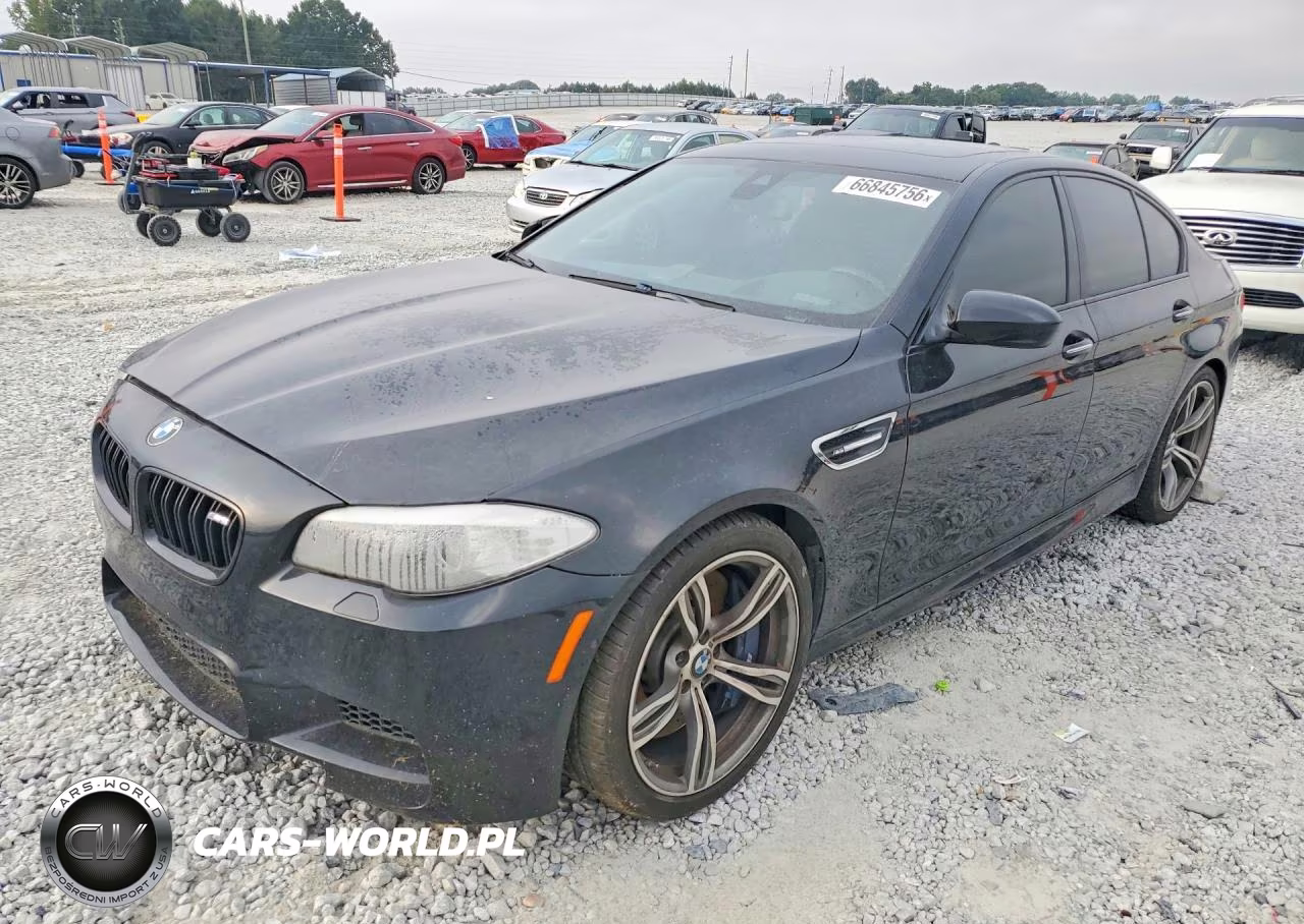 2013 BMW M5 – zdjęcie 1 z 13