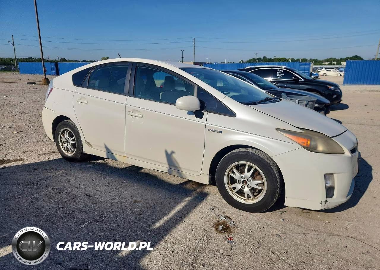 2011 Toyota Prius Two VIN:JTDKN3DU4B0263068 - 4