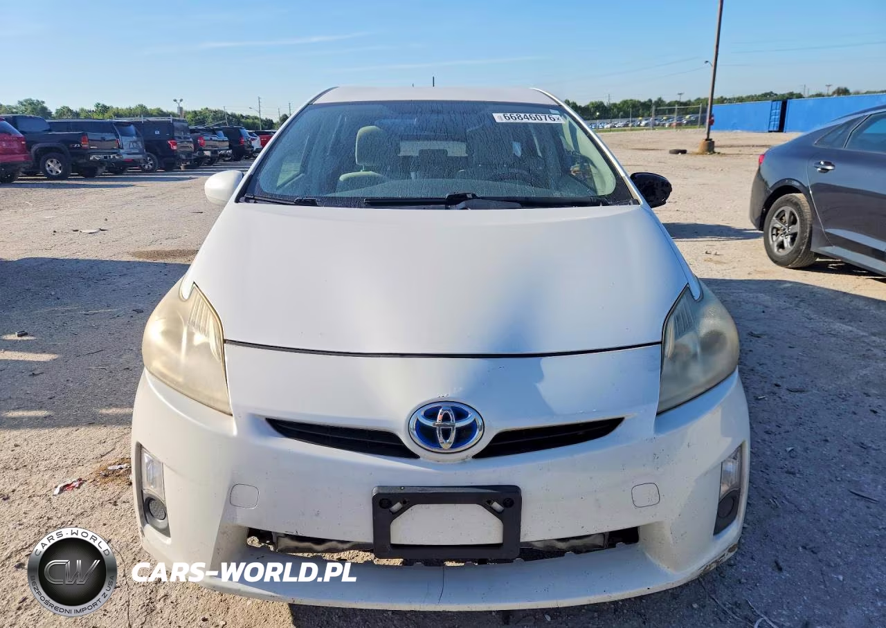 2011 Toyota Prius Two VIN:JTDKN3DU4B0263068 - 5