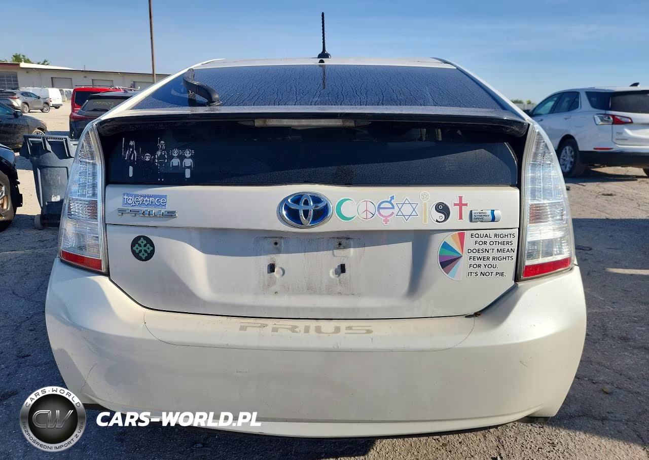 2011 Toyota Prius Two VIN:JTDKN3DU4B0263068 - 6