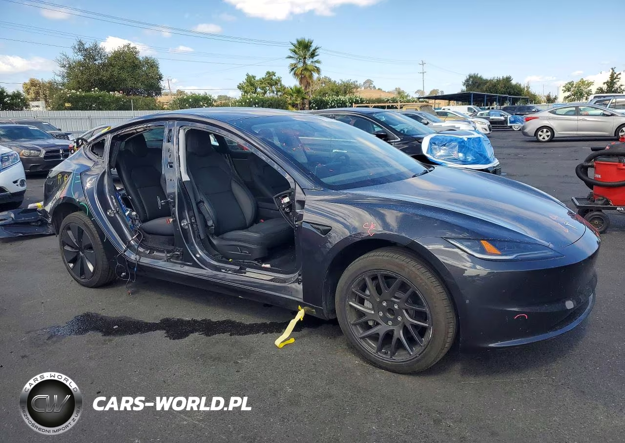 2024 Tesla Model 3 VIN:5YJ3E1EA7RF825621 - 4