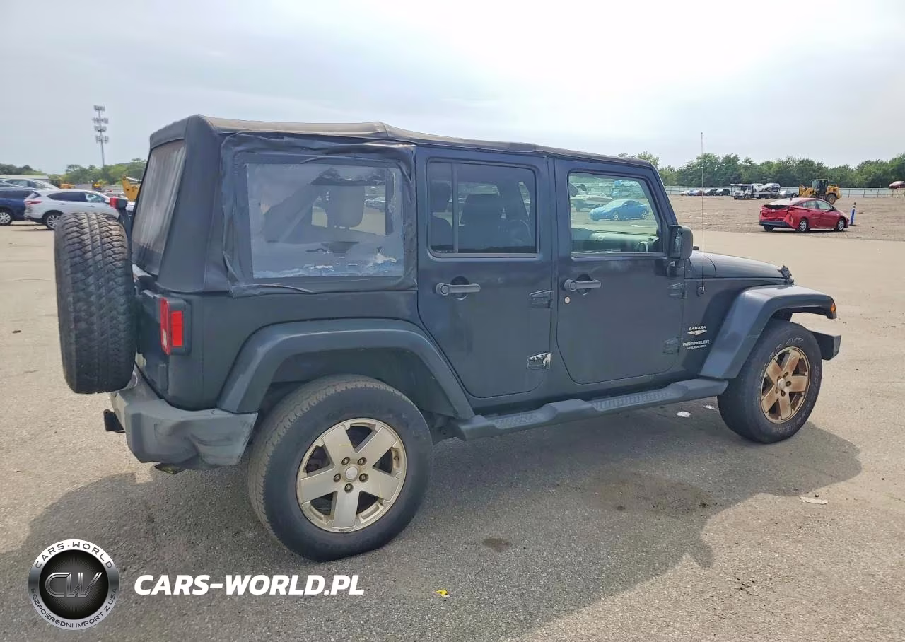 2008 Jeep Wrangler Unlimited Sahara VIN:1J8GA591X8L576086 - 3