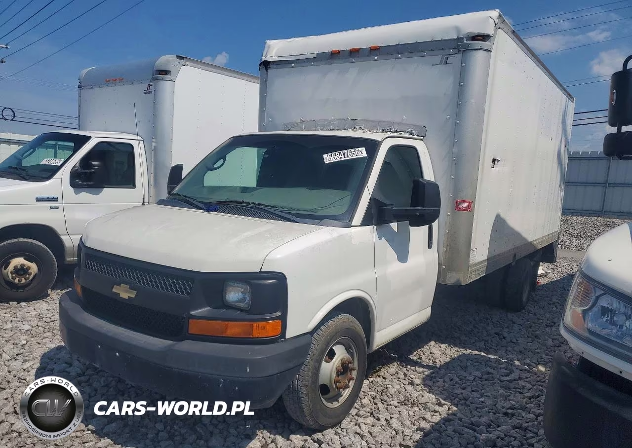2014 Chevrolet Express Box Truck – zdjęcie 1 z 13