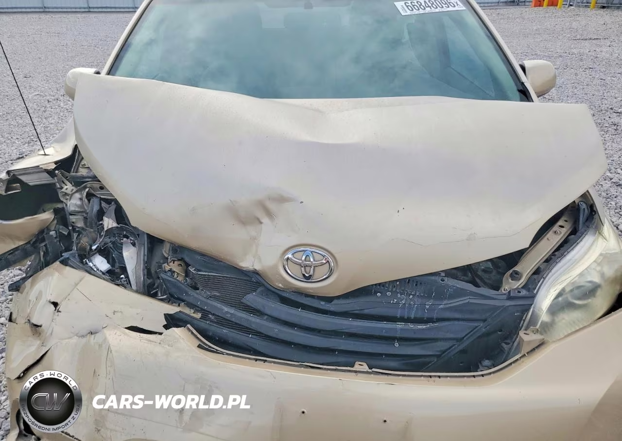 2012 Toyota Sienna Le VIN:5TDKK3DC2CS242072 - 12