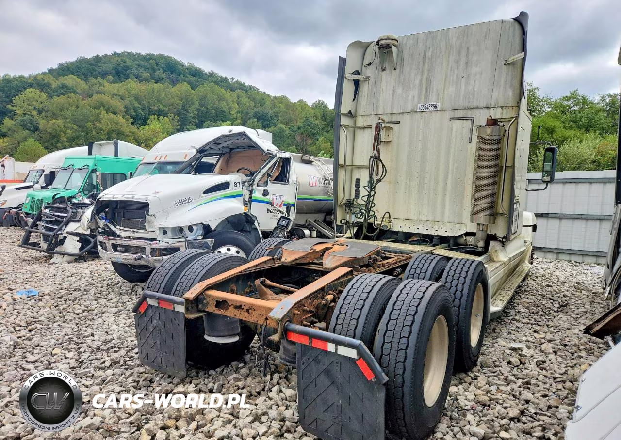 2006 Freightliner Conventional St120 VIN:1FUJBBCK86LU40264 - 3