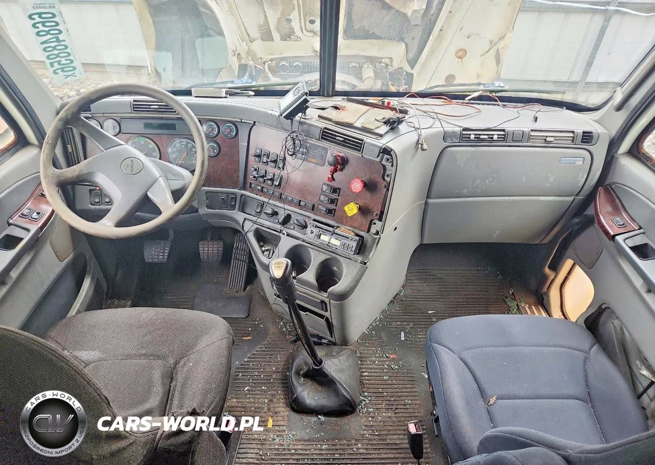 2006 Freightliner Conventional St120 VIN:1FUJBBCK86LU40264 - 8