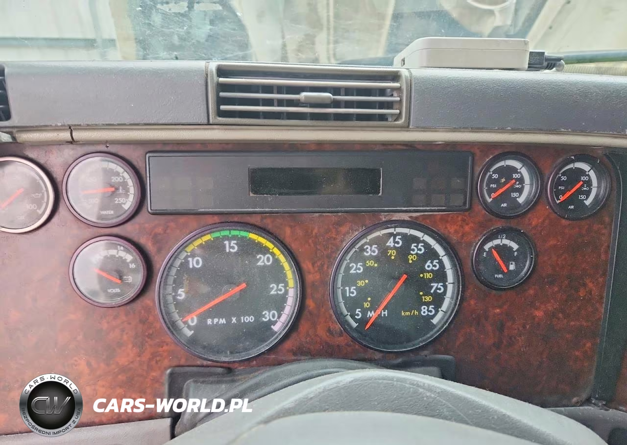 2006 Freightliner Conventional St120 VIN:1FUJBBCK86LU40264 - 9