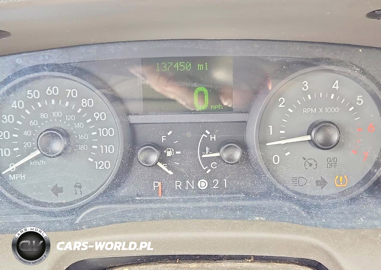 2010 Mercury Grand Marquis Ls VIN:2MEBM7FV4AX613720 - 9