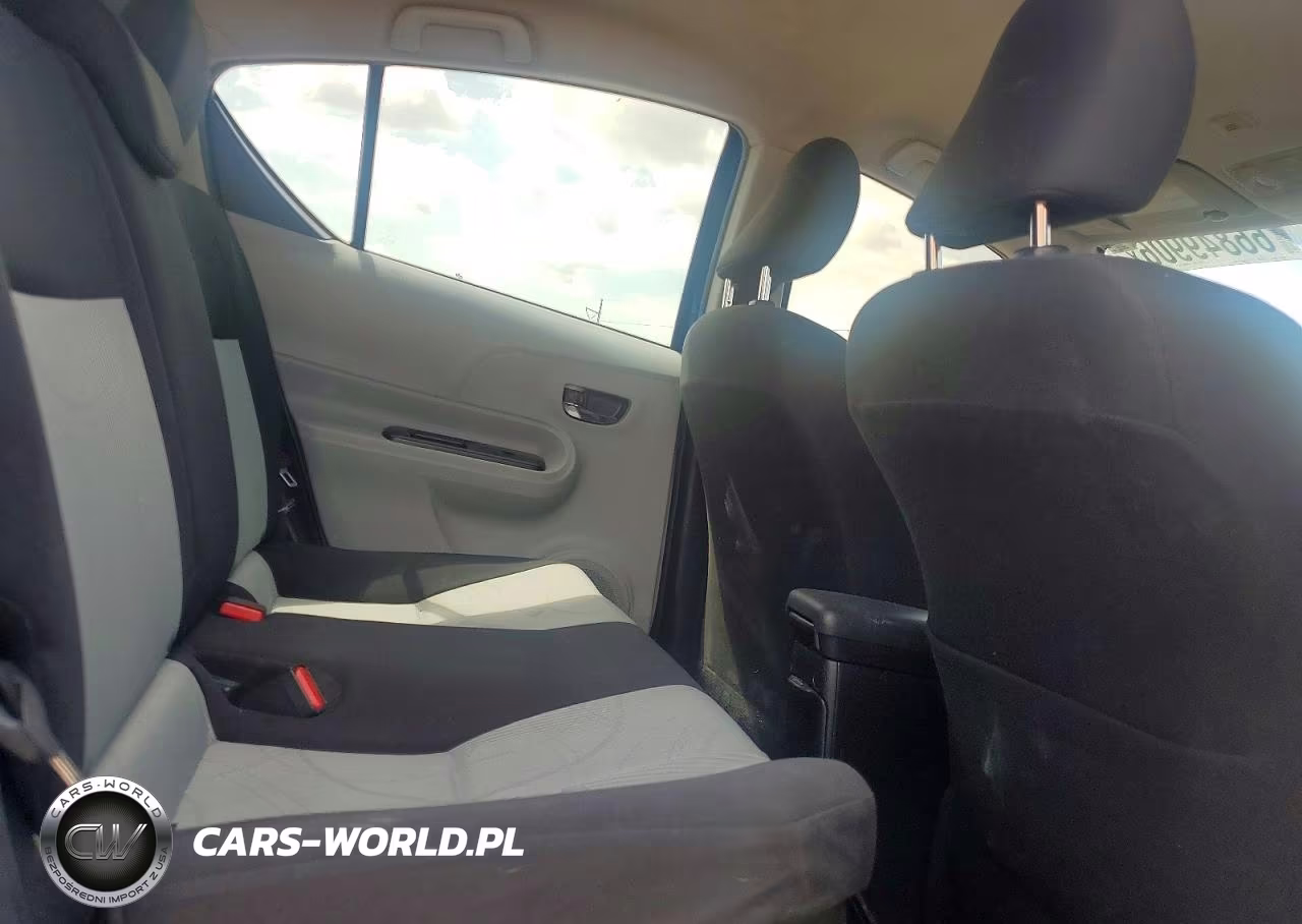 2012 Toyota Prius C Two VIN:JTDKDTB35C1520649 - 10