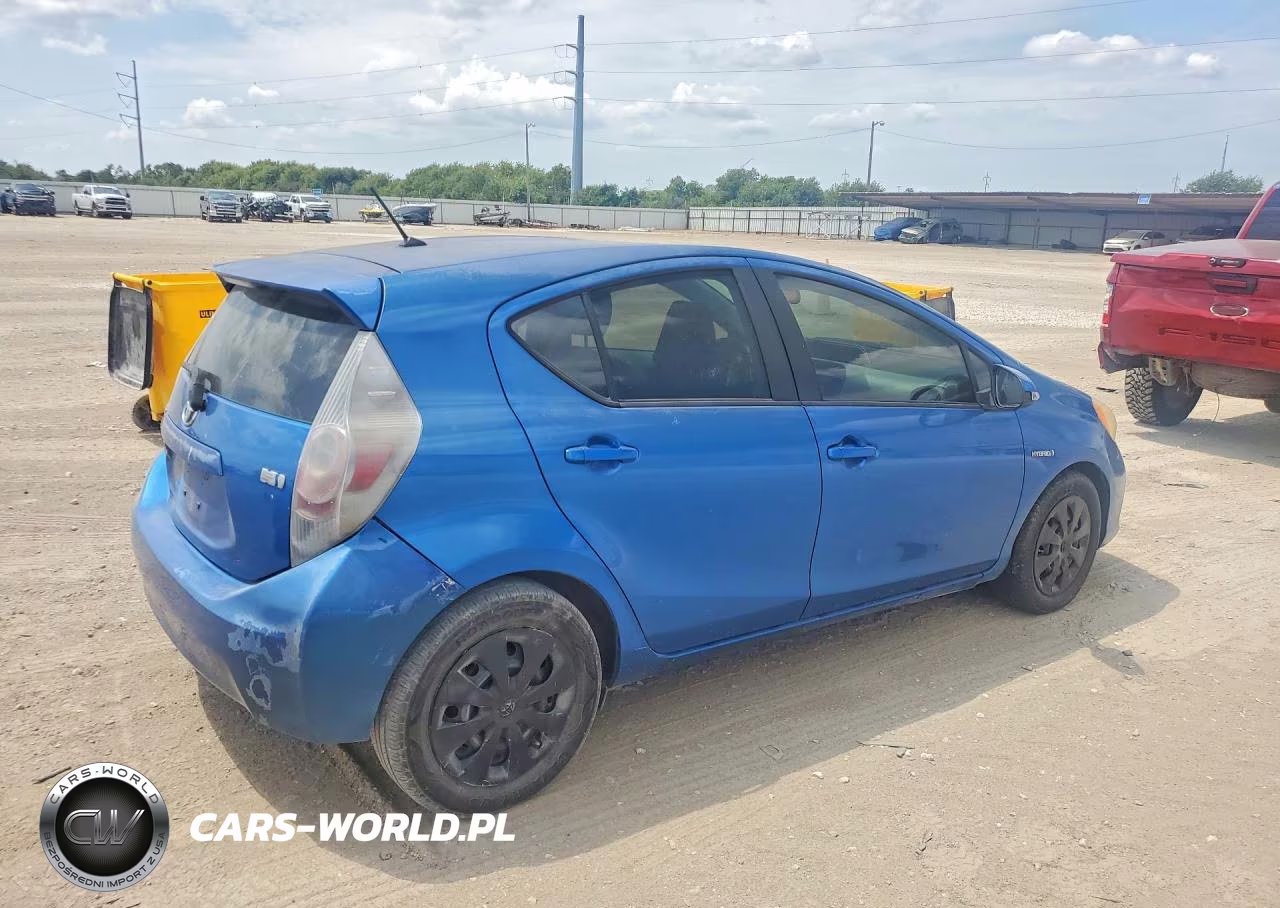 2012 Toyota Prius C Two VIN:JTDKDTB35C1520649 - 3