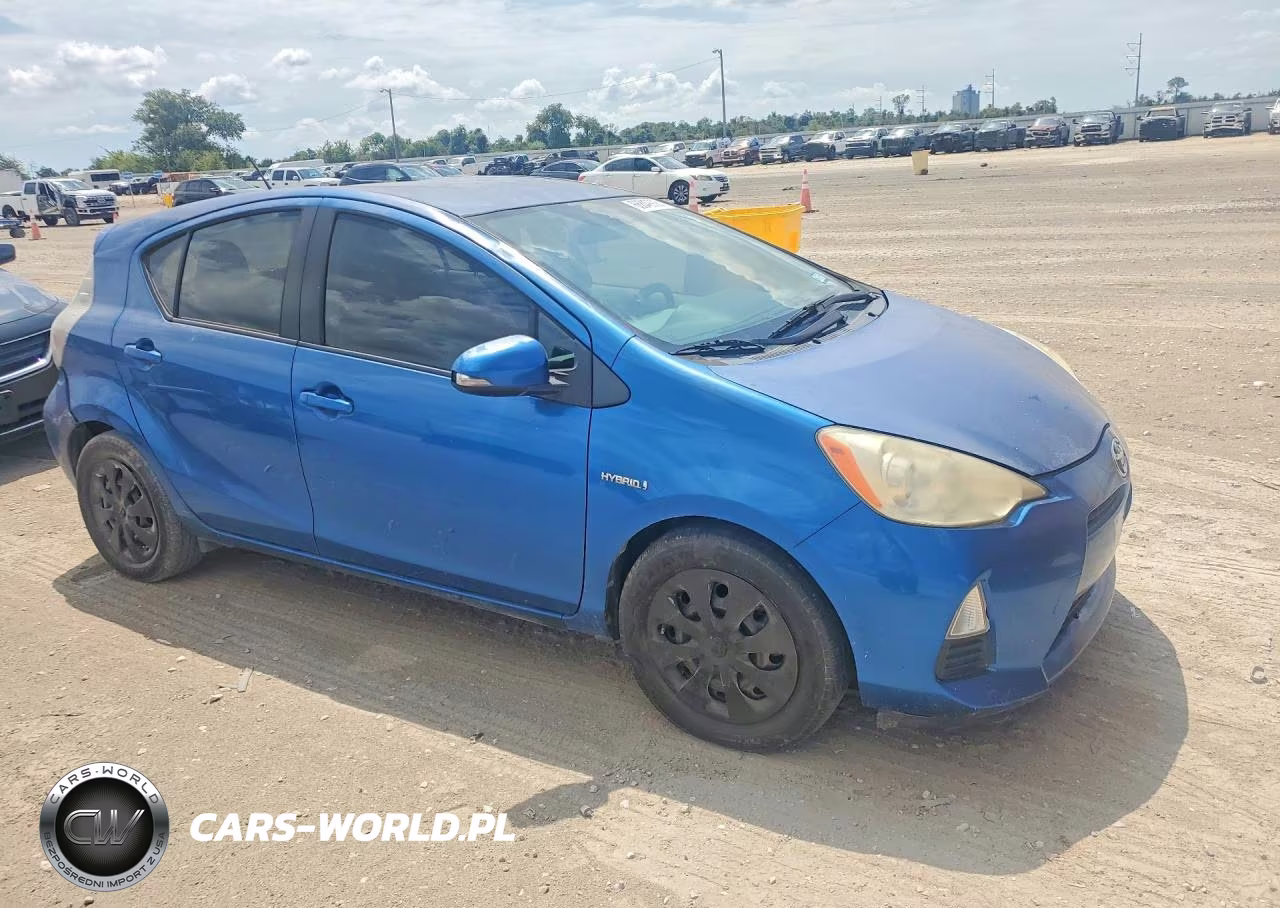 2012 Toyota Prius C Two VIN:JTDKDTB35C1520649 - 4
