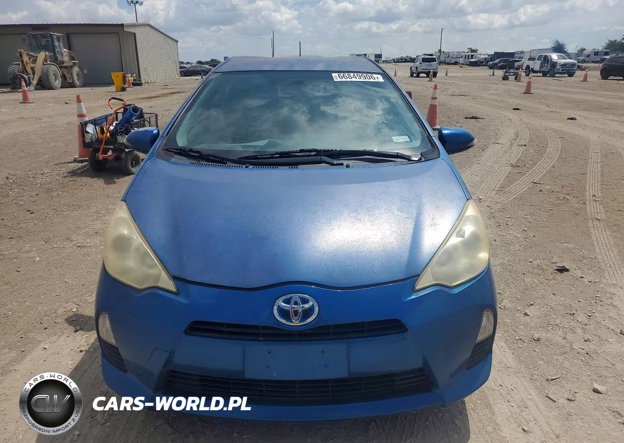 2012 Toyota Prius C Two VIN:JTDKDTB35C1520649 - 5