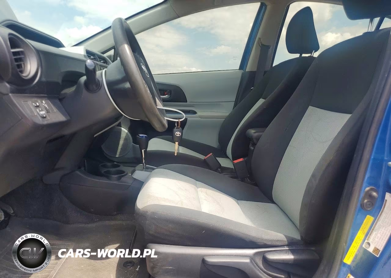 2012 Toyota Prius C Two VIN:JTDKDTB35C1520649 - 7