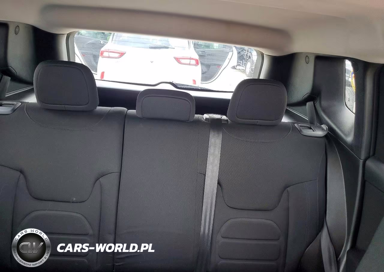 2020 Jeep Renegade Latitude VIN:ZACNJABB7LPK93916 - 10