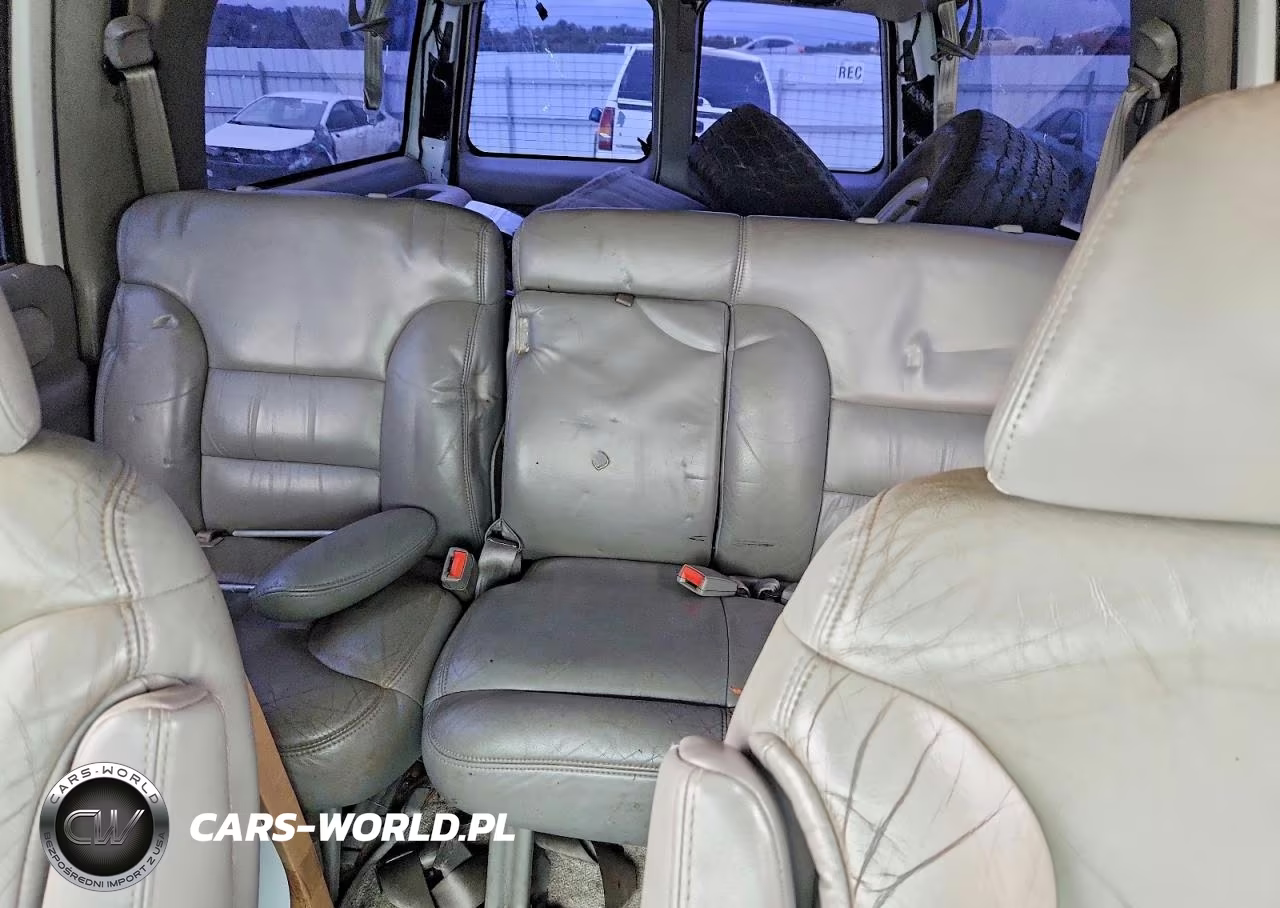1999 Chevrolet Suburban K2500 VIN:1GNGK26J5XJ489687 - 10