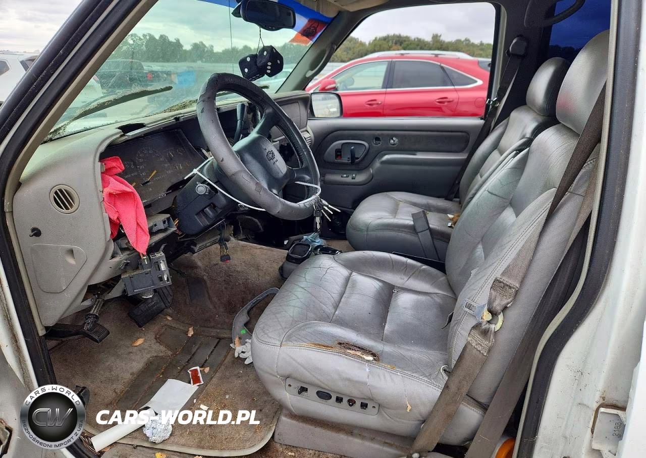 1999 Chevrolet Suburban K2500 VIN:1GNGK26J5XJ489687 - 7